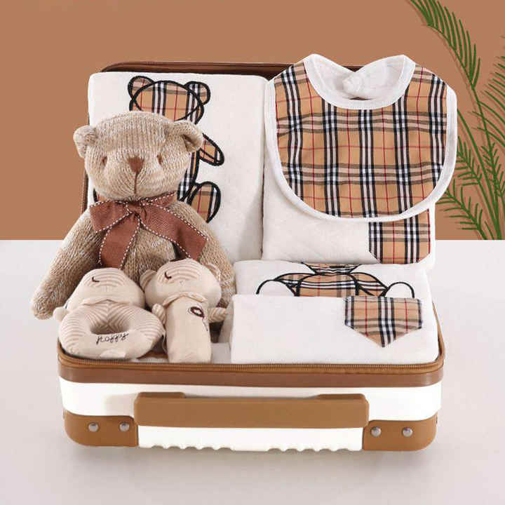 ملابس لحديثي الولادة newborn clothes