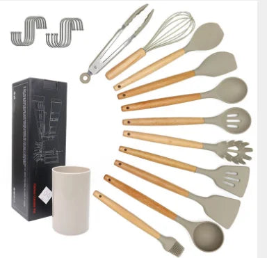 Heat-resistant wooden spoons 