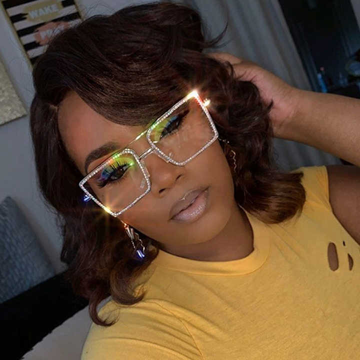 Wholesale Rectangular Glasses Crystal Bling Loose Fit Clear Lens Rhinestone Anti Blue Big Square Women Diamond Sunglassesنظارات مستطيله للبيع بالجملة كريستال بلينغ فضفاض فضفاض عدسة واضحة حجر الراين مضادة للمربع الكبير للنساء نظارات شمسية ماسية