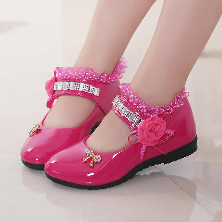 Stylish girls' flat shoes 