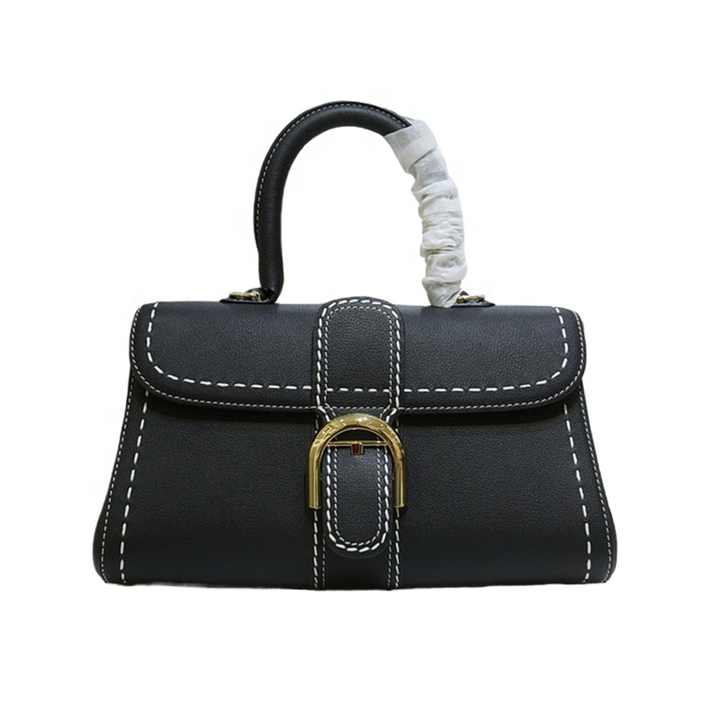 Modern and luxurious women's bags 