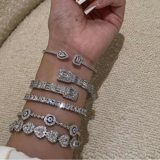 Jewelry and accessories 