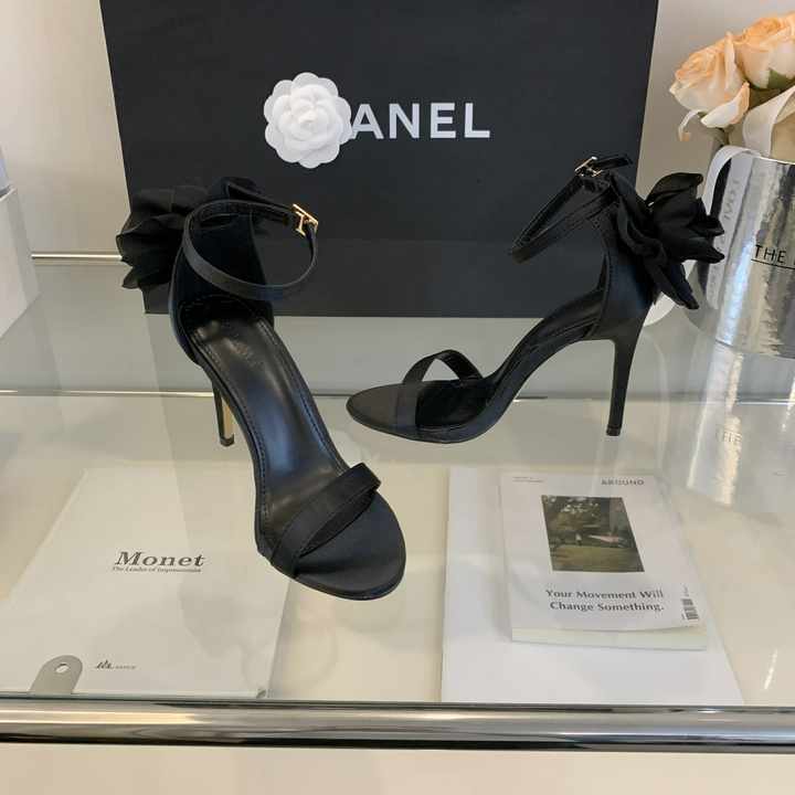 Chinese style high heels 