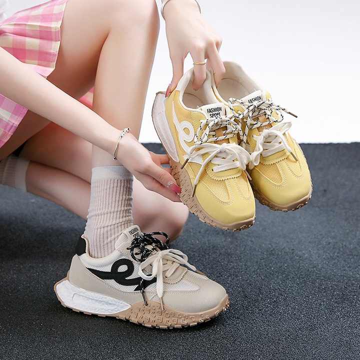 Women's white summer walking shoes 