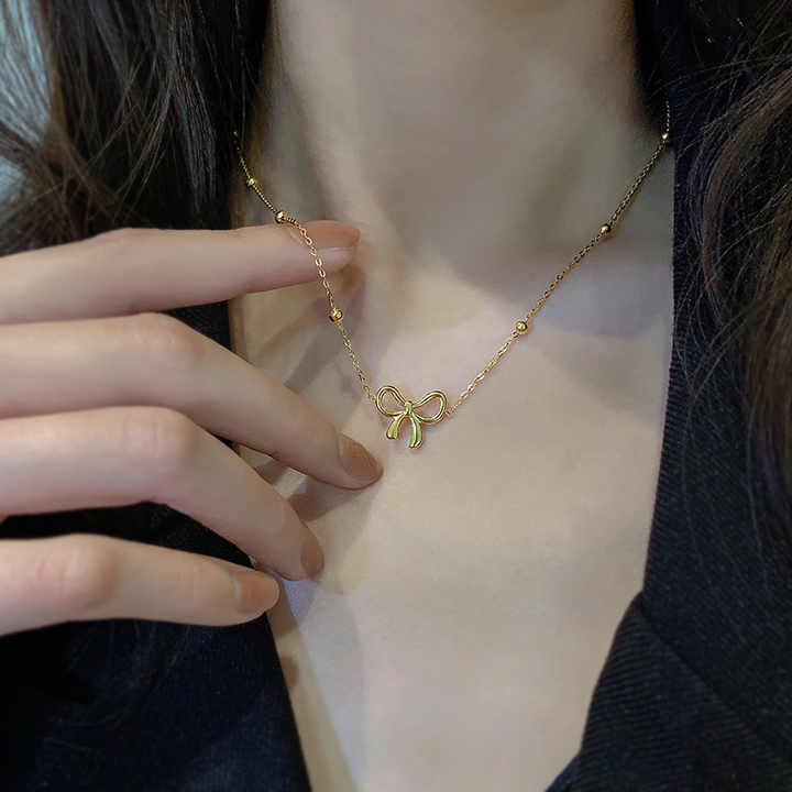 luxury necklaces 