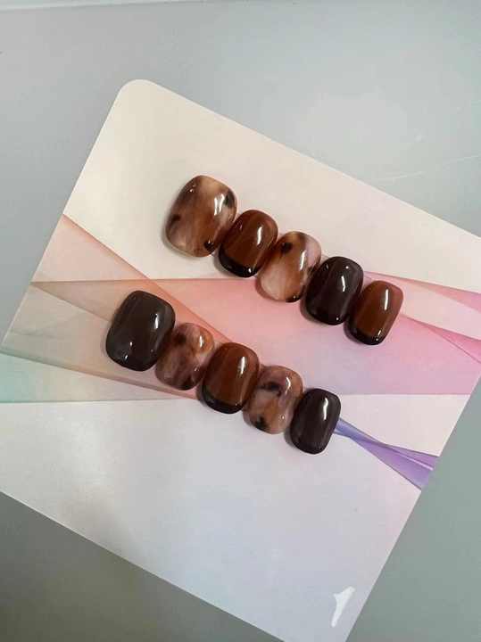 artificial nails 