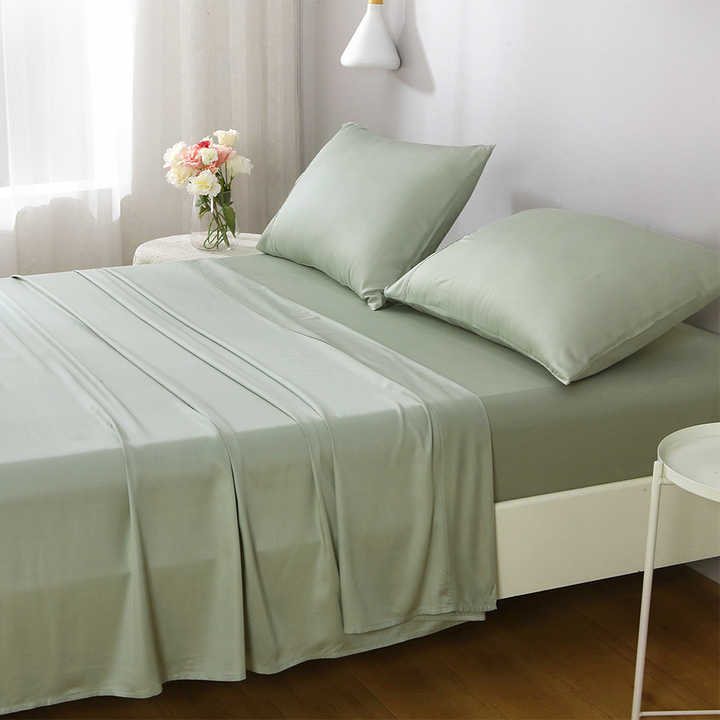 Luxury comforter sets with exquisite design consisting of: 