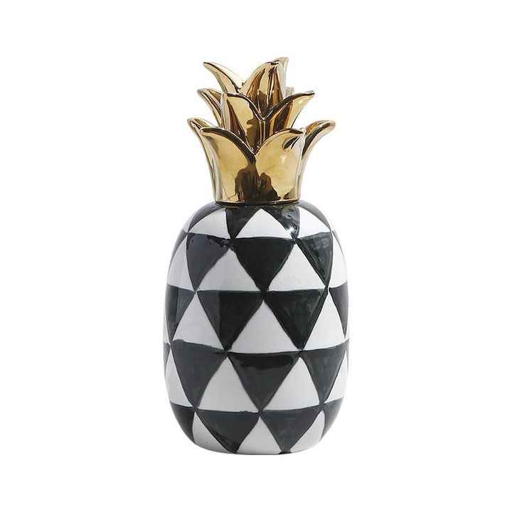 Modern luxury ceramic decorative jar. 