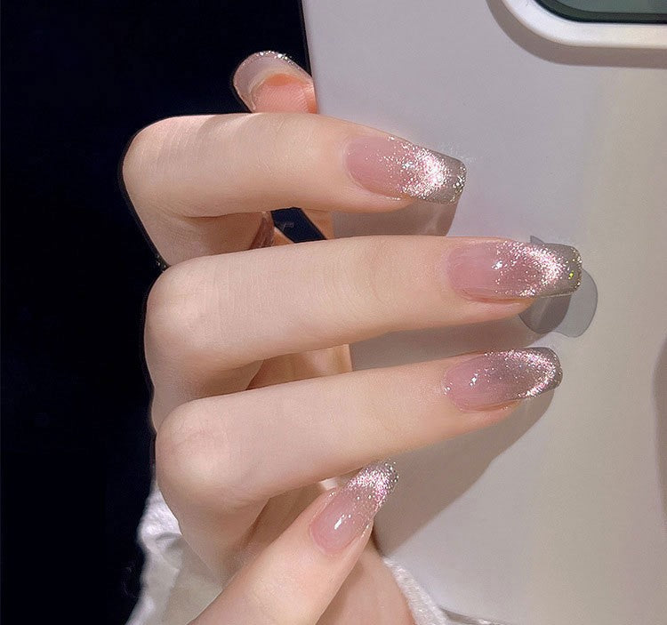 طلاء الأظافر الامع