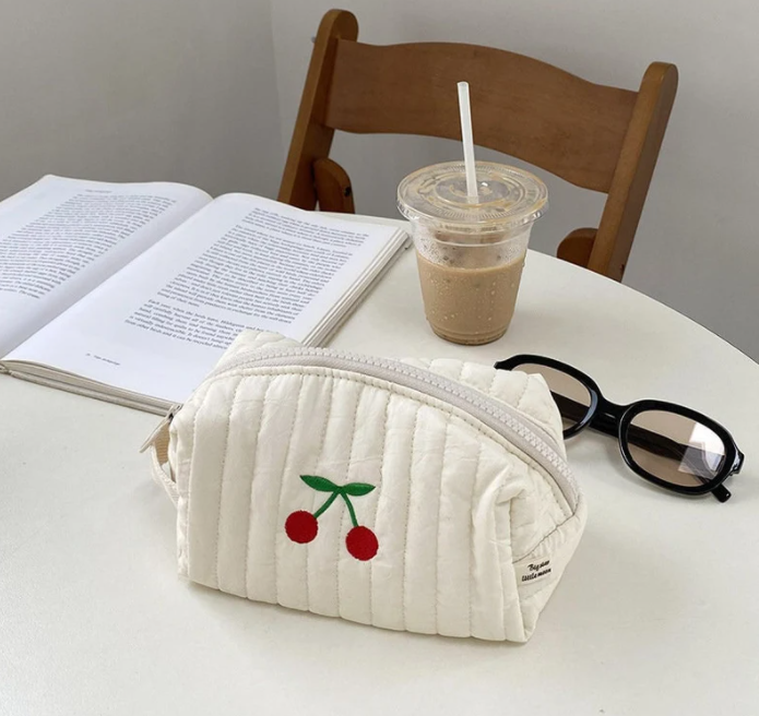 Stylish makeup bag 