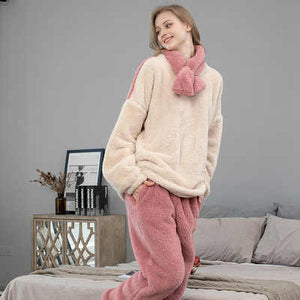 Women's pajamas 