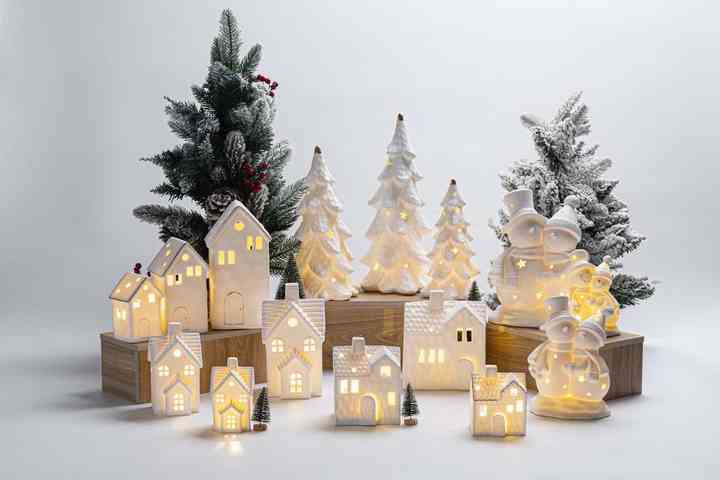 Modern Home Decor LED Night Light Ceramic Christmas Tree Ornament and House Village Simple Design Gifts Spice