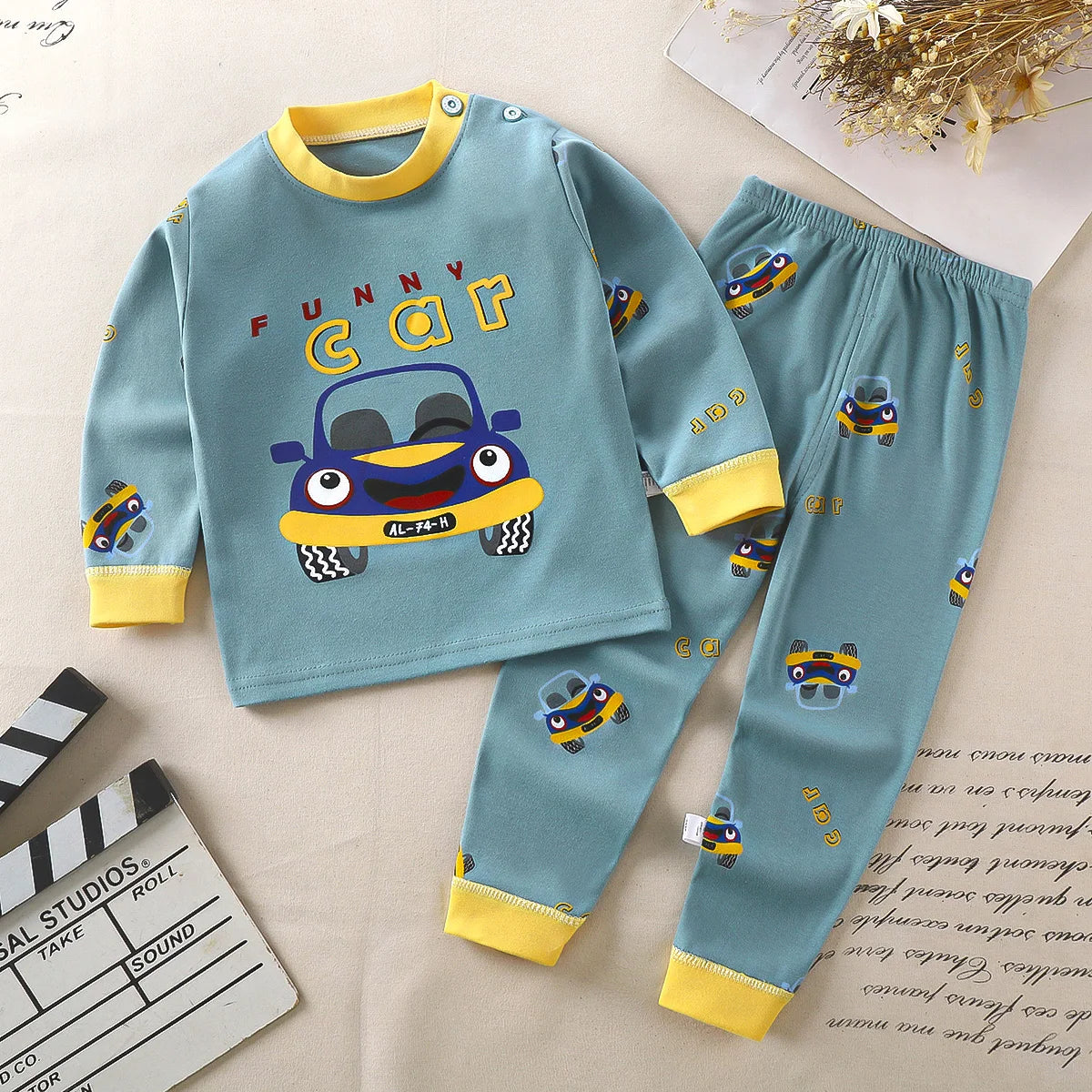 Long-sleeved children's pajamas 