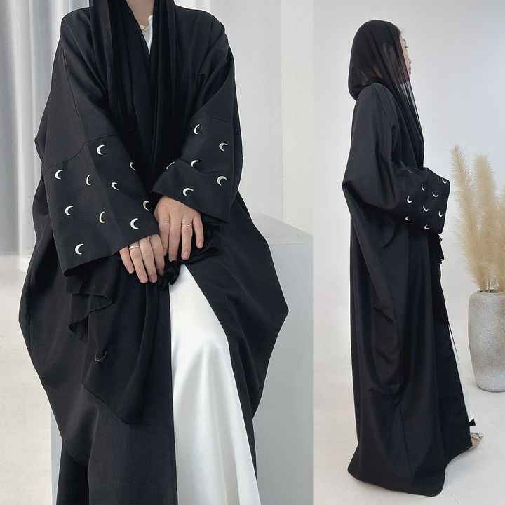عبايات نسائيه ملونه