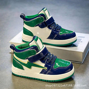 New fashion kids sneakers . موضة جديدة أحذية رياضية للأطفال