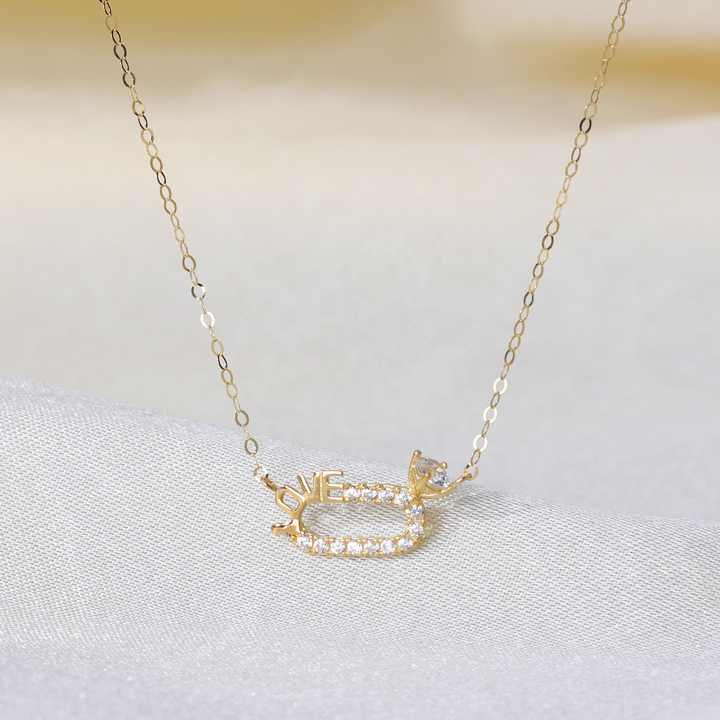 Simple and charming women's necklace made of solid gold 