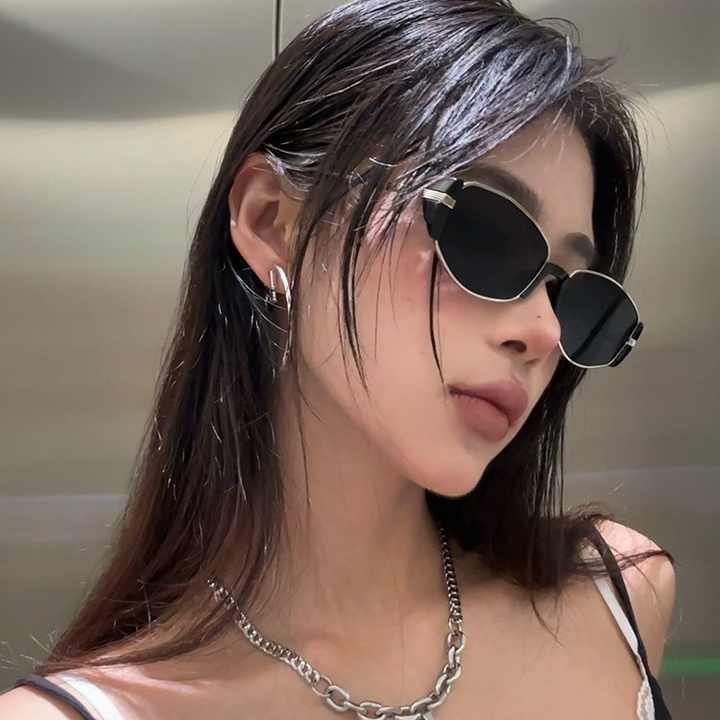 نظارات شمسيه نسائيه