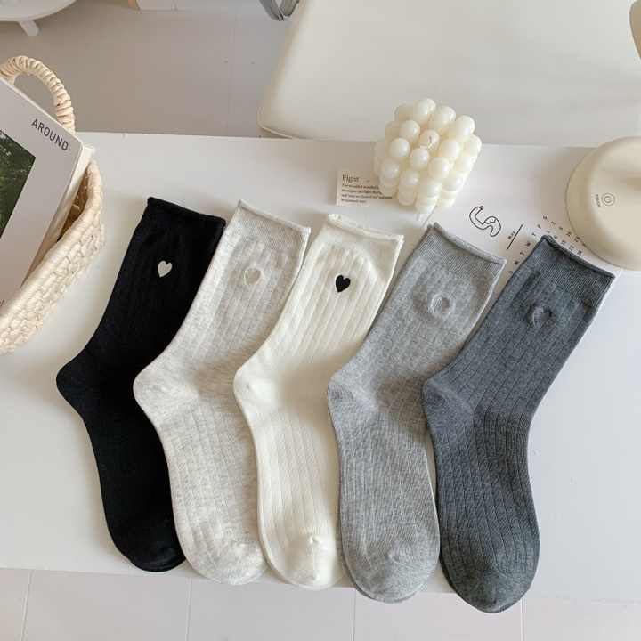 Fashion Embroidered Cotton Women's Socks UF4306جوارب بسيطة متوسطة الطول، جوارب طويلة ناعمة