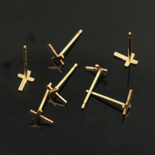 gold stud earrings 