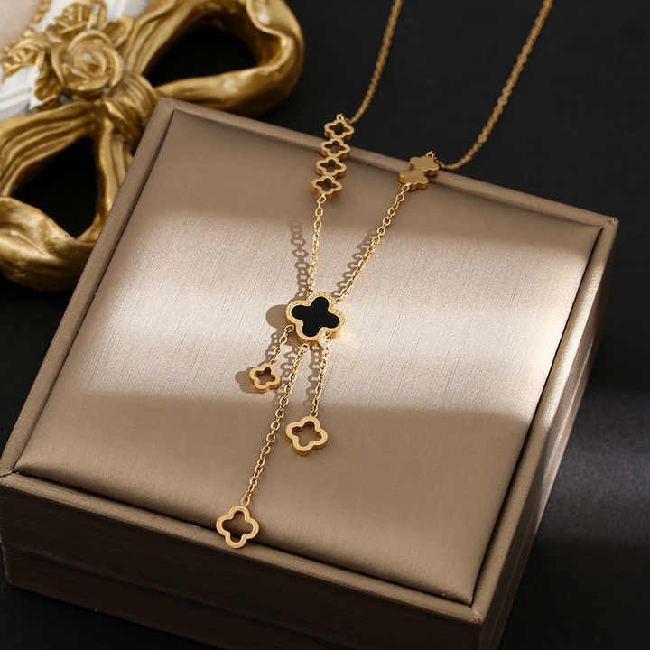 clover leaf necklace 