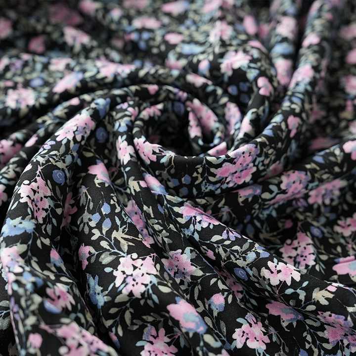 Skin-Friendly Pajamas and Shirt Clothing Fabric قماش حرير قطني مطبوع عليه زهور باللونين