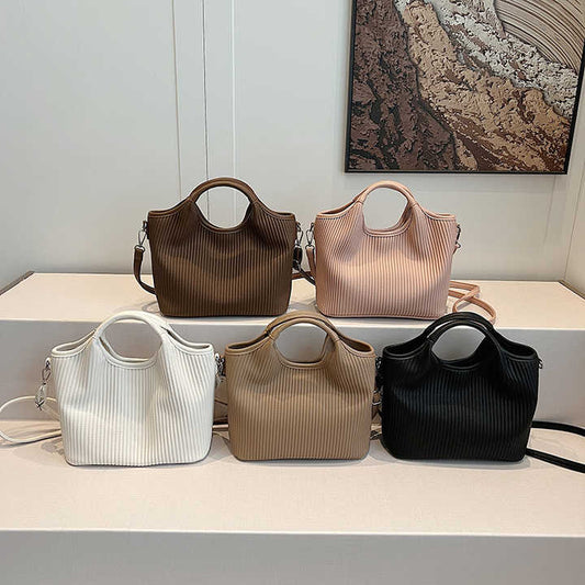 Fashionable handbags for little girls