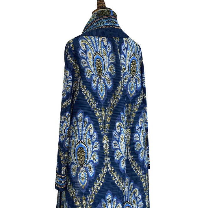 Practical and luxurious abayas 