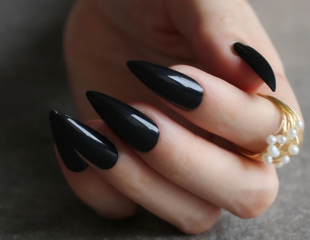 False Nails 