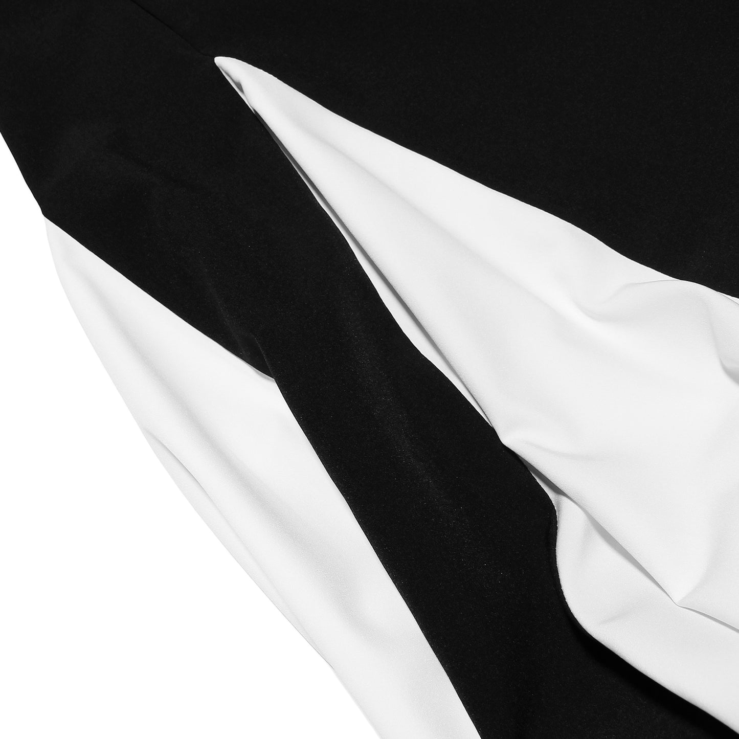 فستان نسائي أسود وابيض