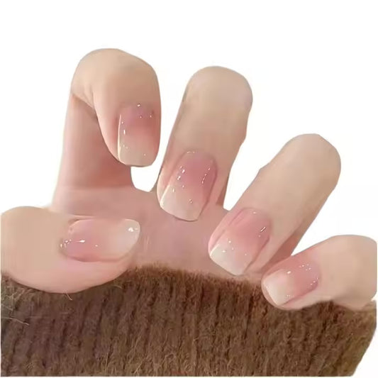 الأظافر الزائفة  - Nails