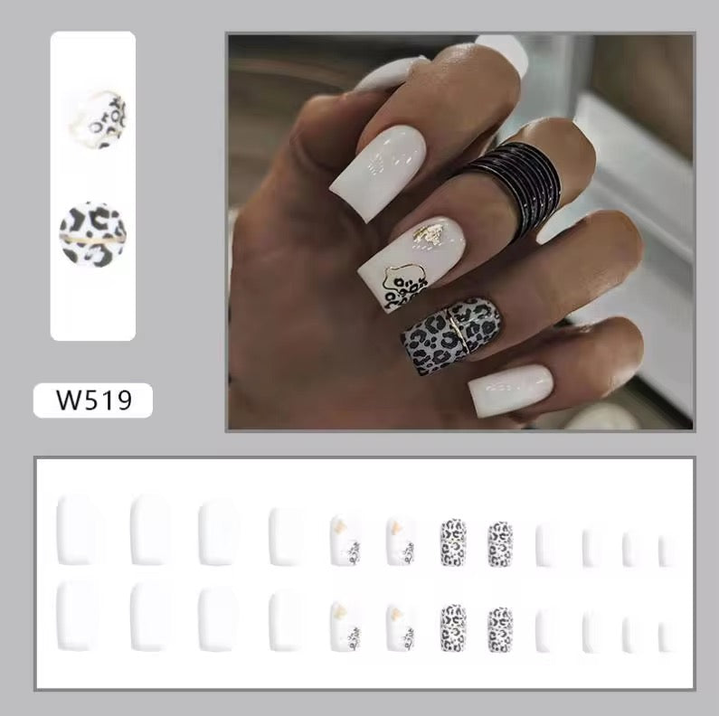 أظافر صناعية  nails