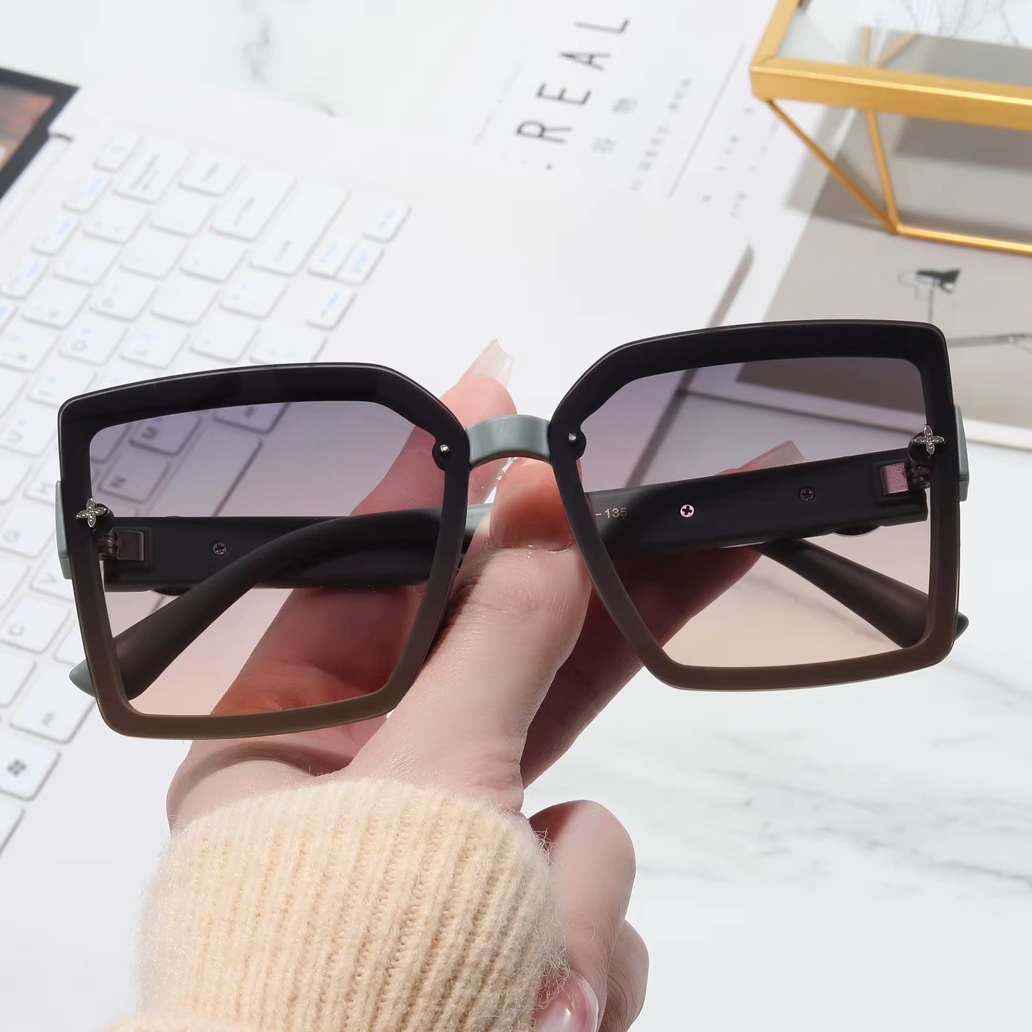 Fashionable sunglasses