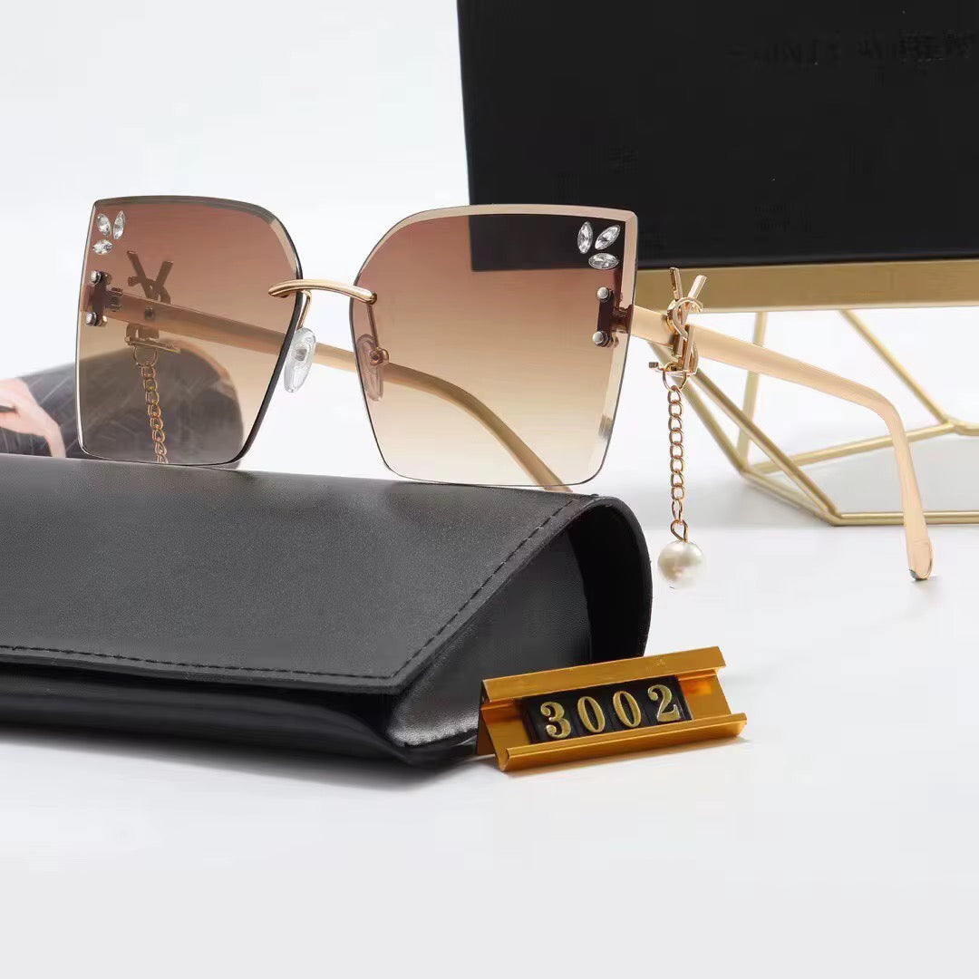 Elegant and luxurious sunglasses for women