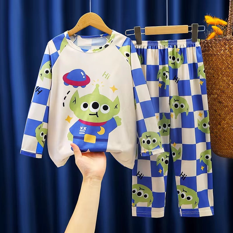 Children's sleep suits 