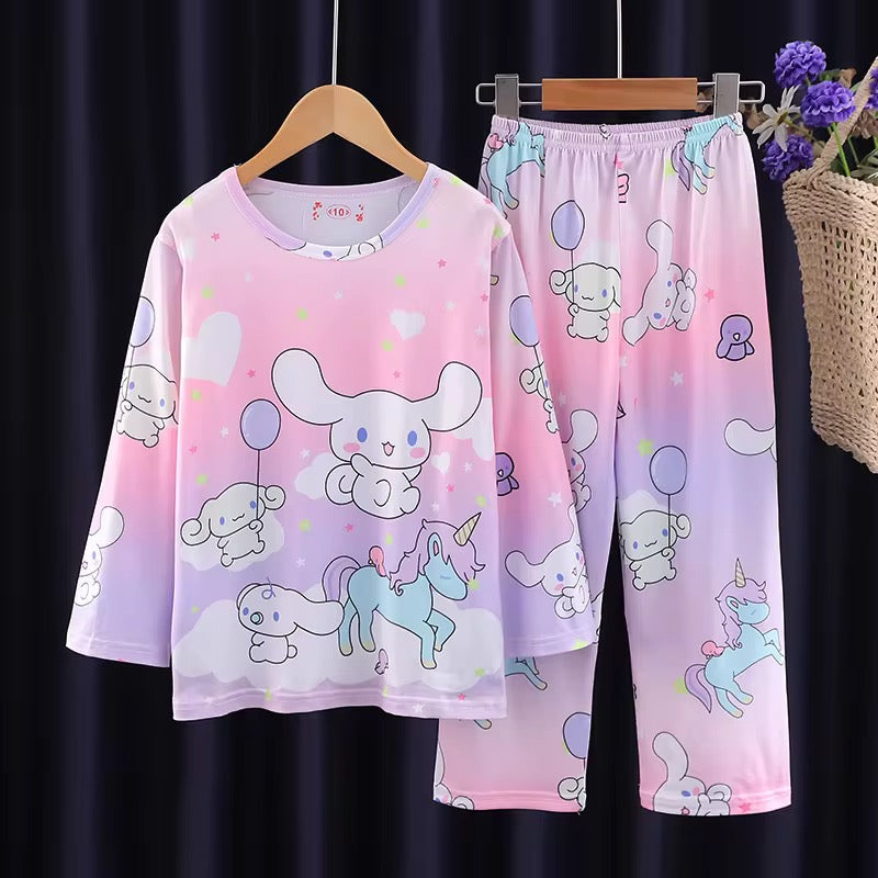 Children's sleep suits 