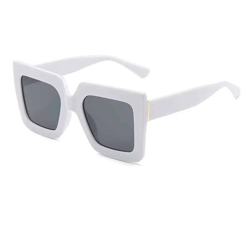 Women's sunglasses in multiple colors