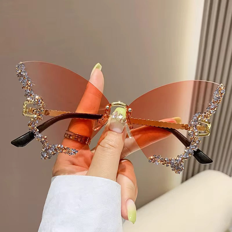 نظارات شمسيه نسائيه