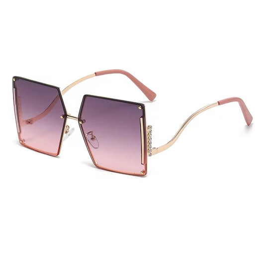 Oversized women's sunglasses