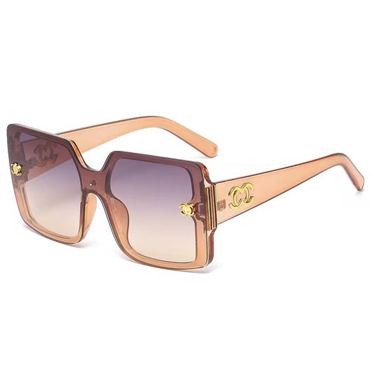 نظارات شمسيه للسيدات عصريه و كلاسيكيه - Modern and classic women's sunglasses