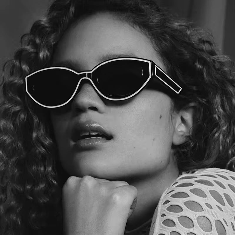نظارات شمسية نسائيه عصرية و فاخره - Modern and luxurious women's glasses