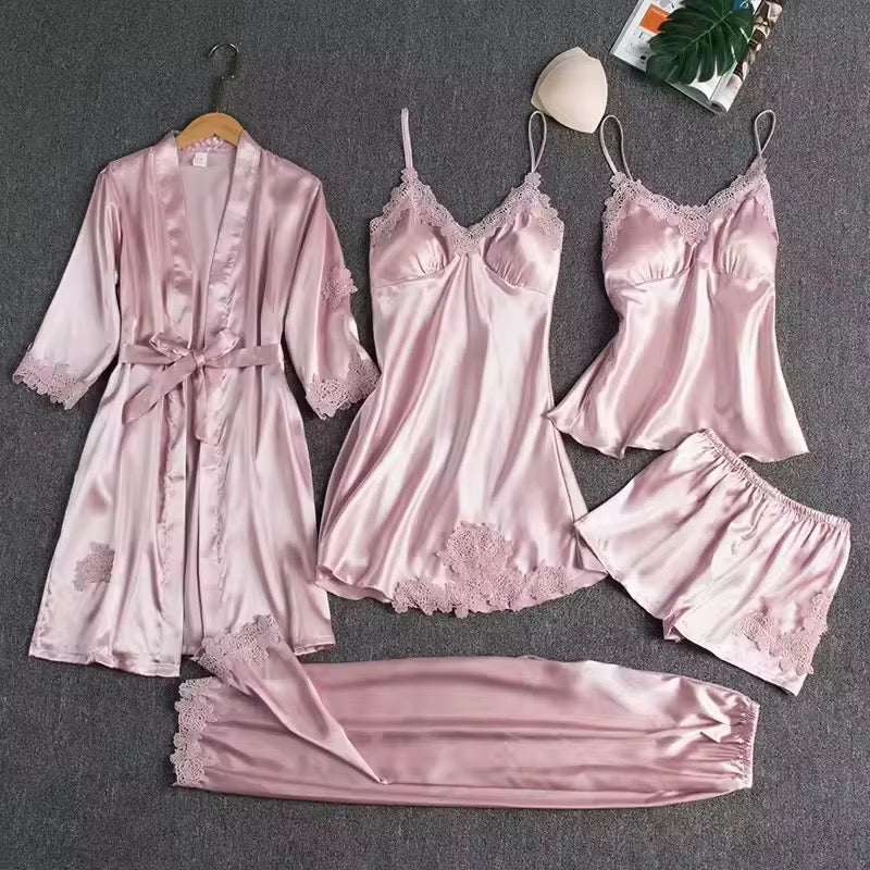 Women's sleepwear 