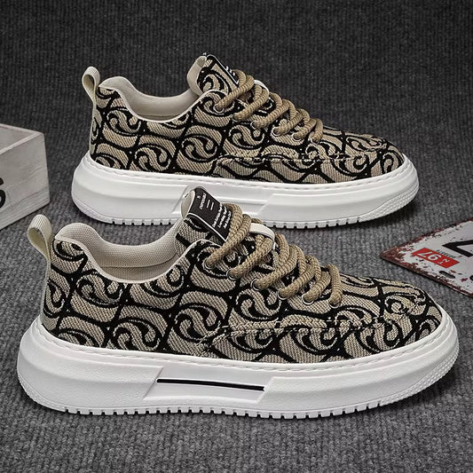 للأحذية القماشية الجديدة