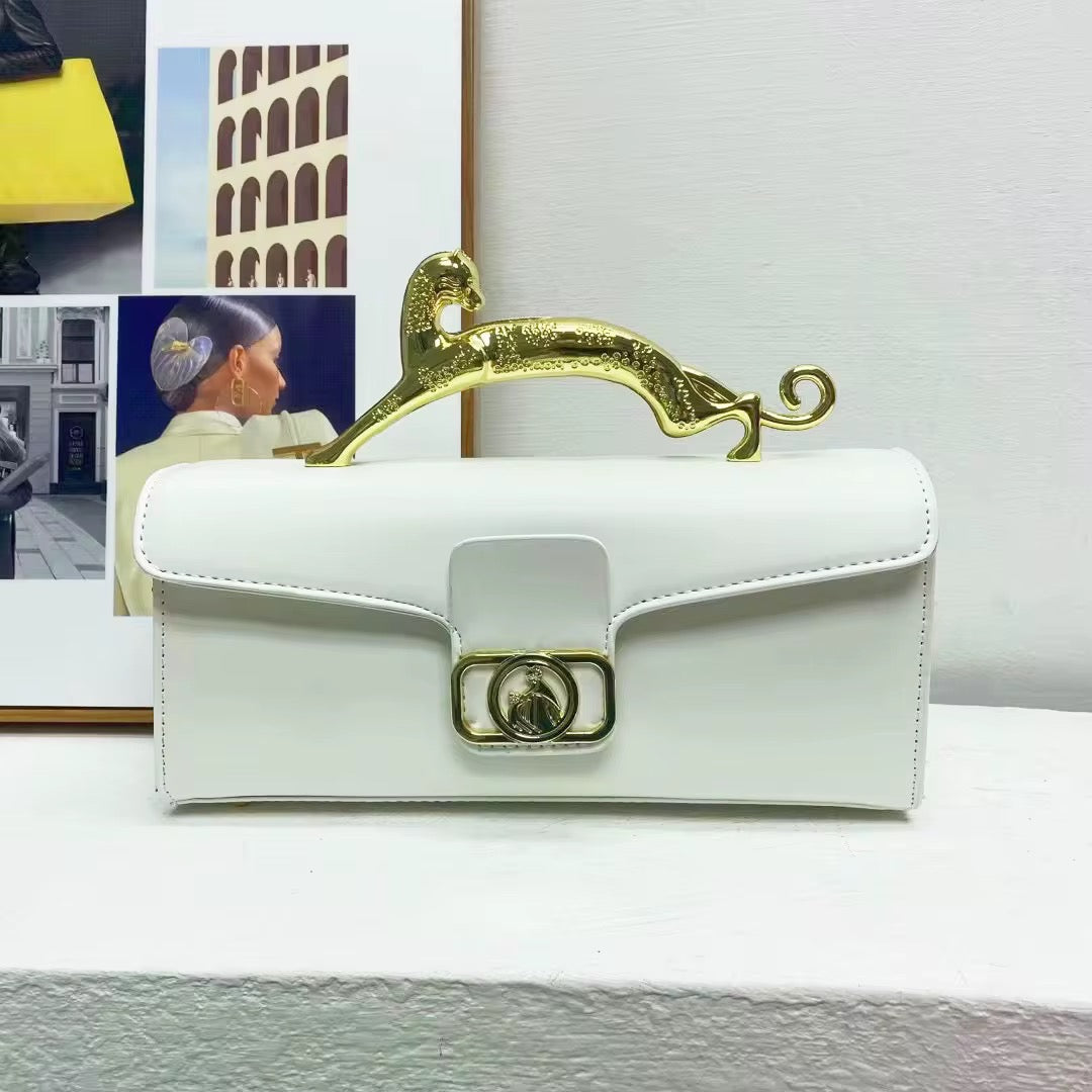 New and trendy women's handbag
