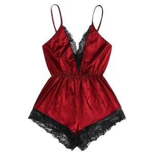 ملابس داخلية مثيرة