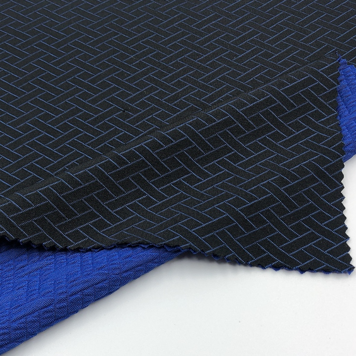 Seersucker Fabric with Wicking Anti Bacterial Finishنسيج سيرساكر مصبوغ بخيوط 94% بوليستر-  6%