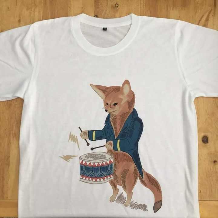 T-shirt . تي شيرت