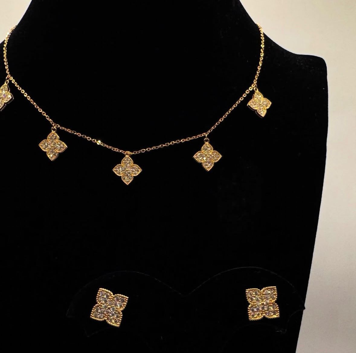 شوكر مع حلق \ Fatm stor